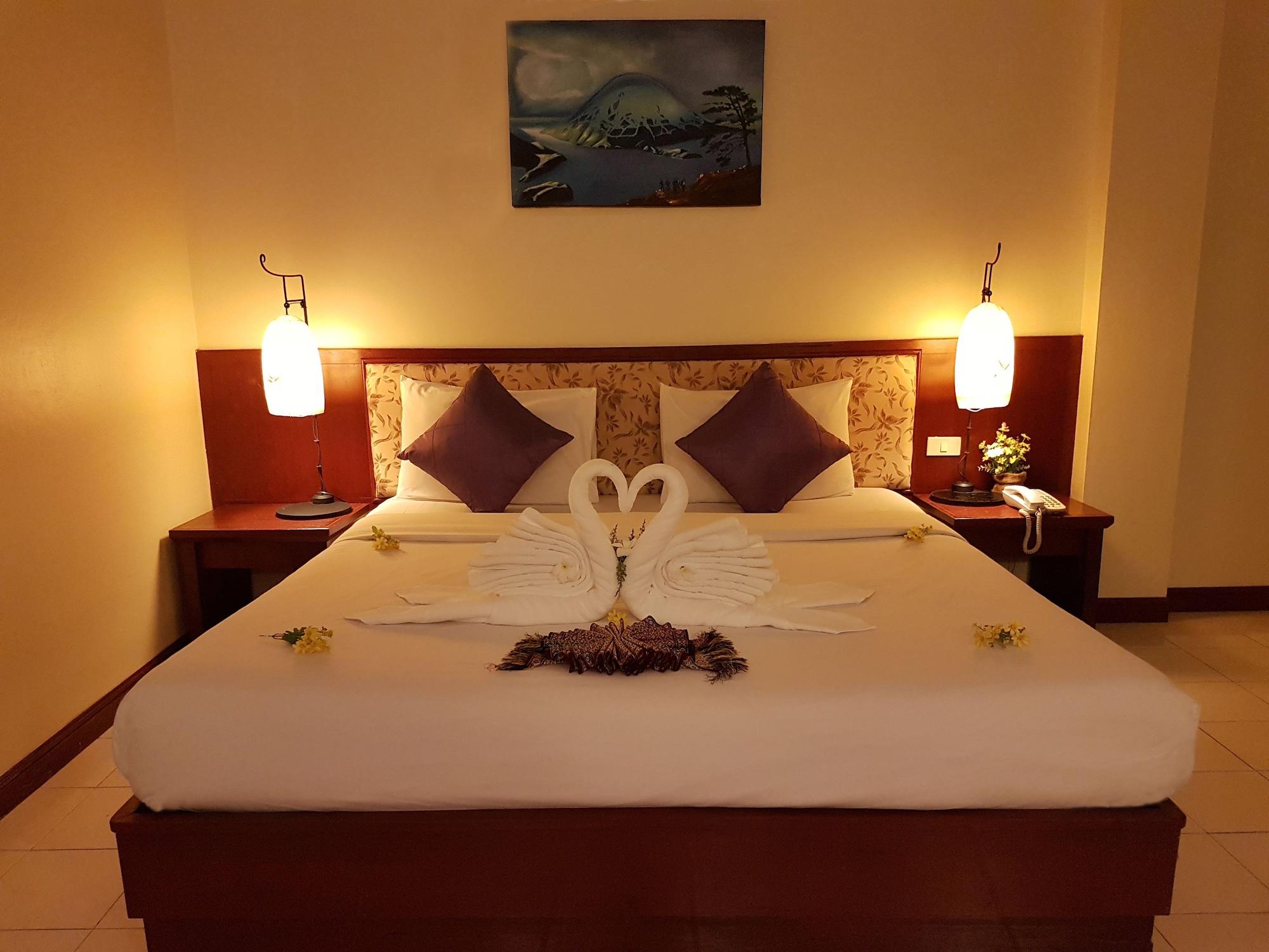 Bauman Ville Hotel Phuket Exterior foto