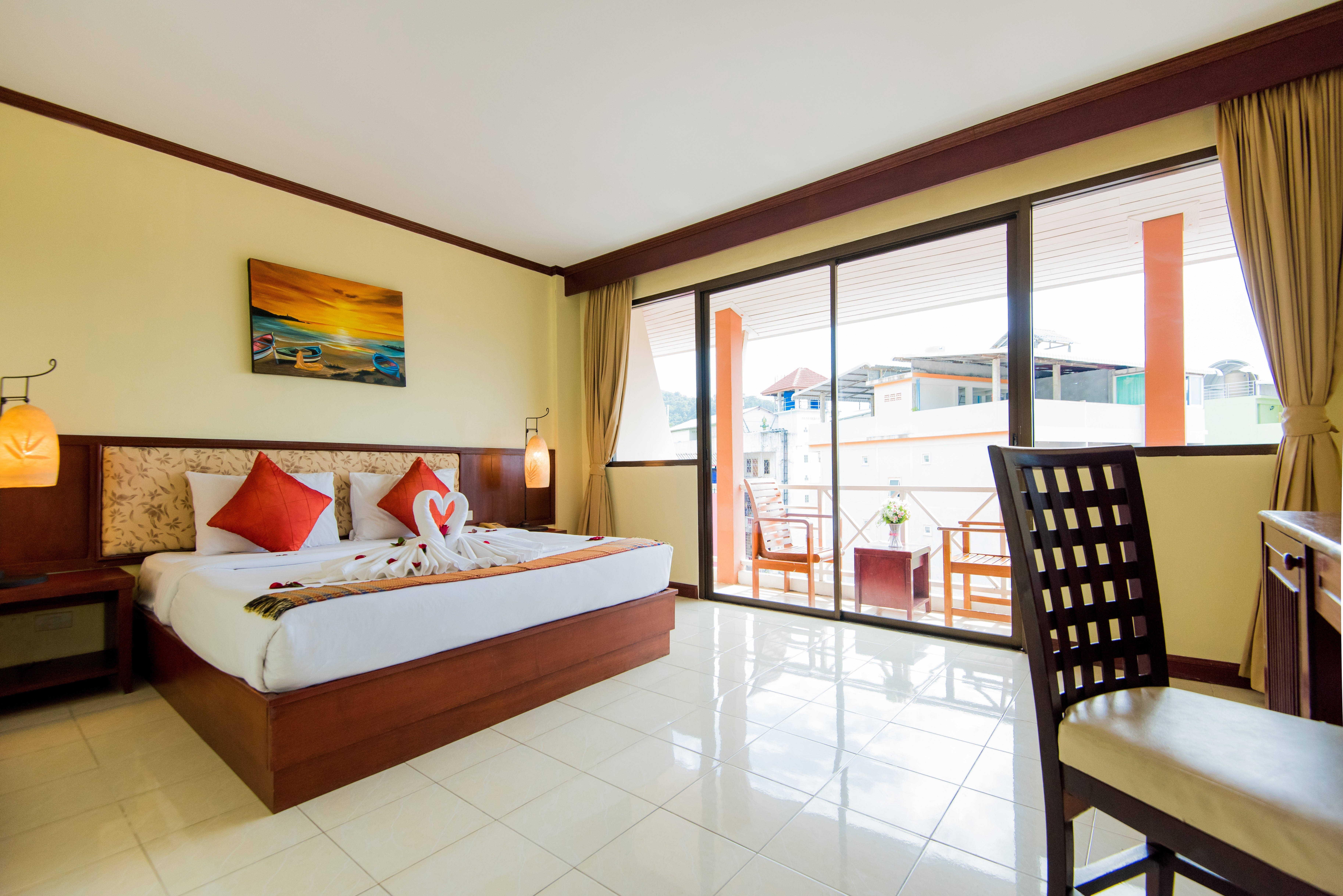 Bauman Ville Hotel Phuket Exterior foto