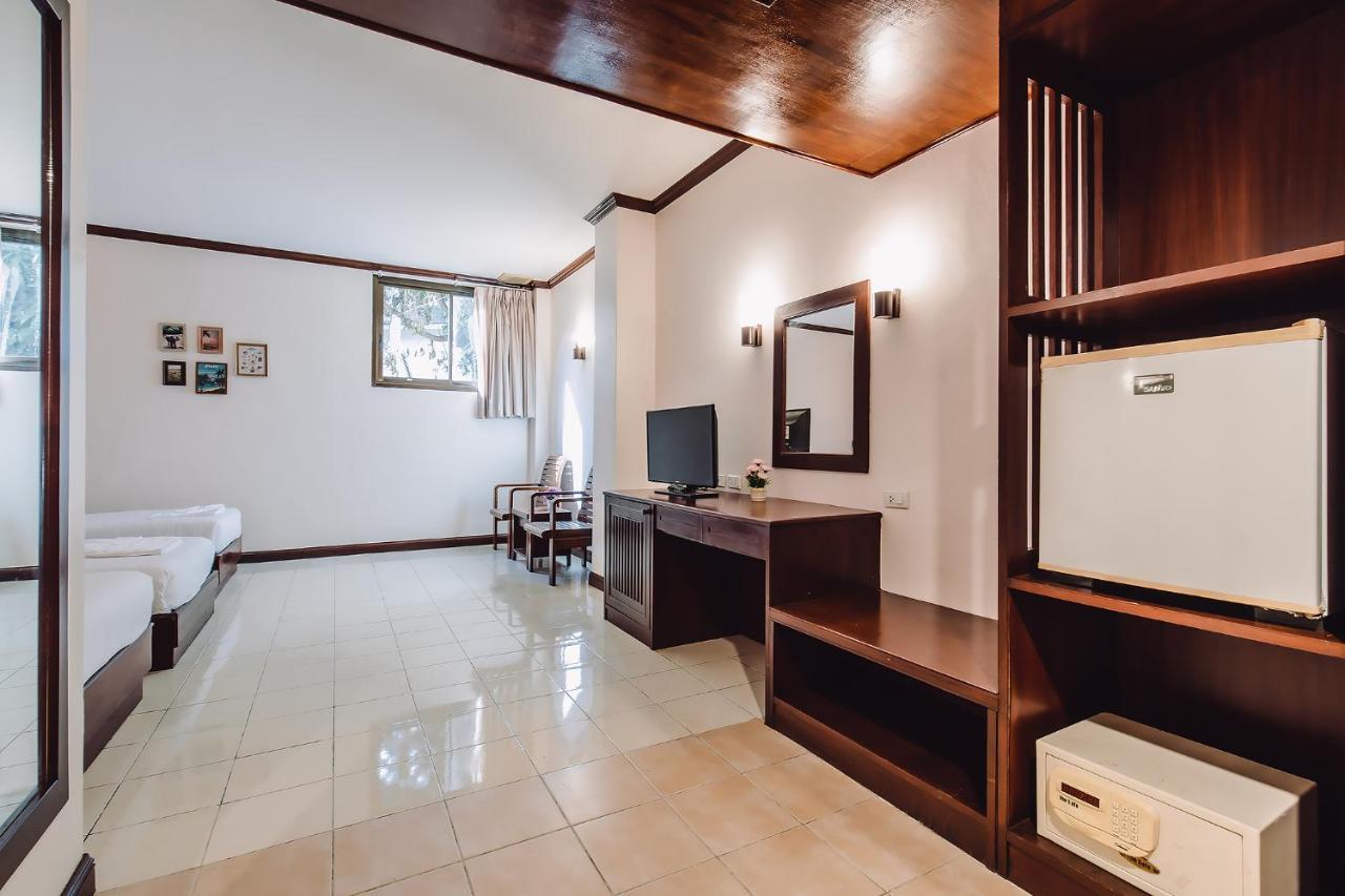 Bauman Ville Hotel Phuket Exterior foto