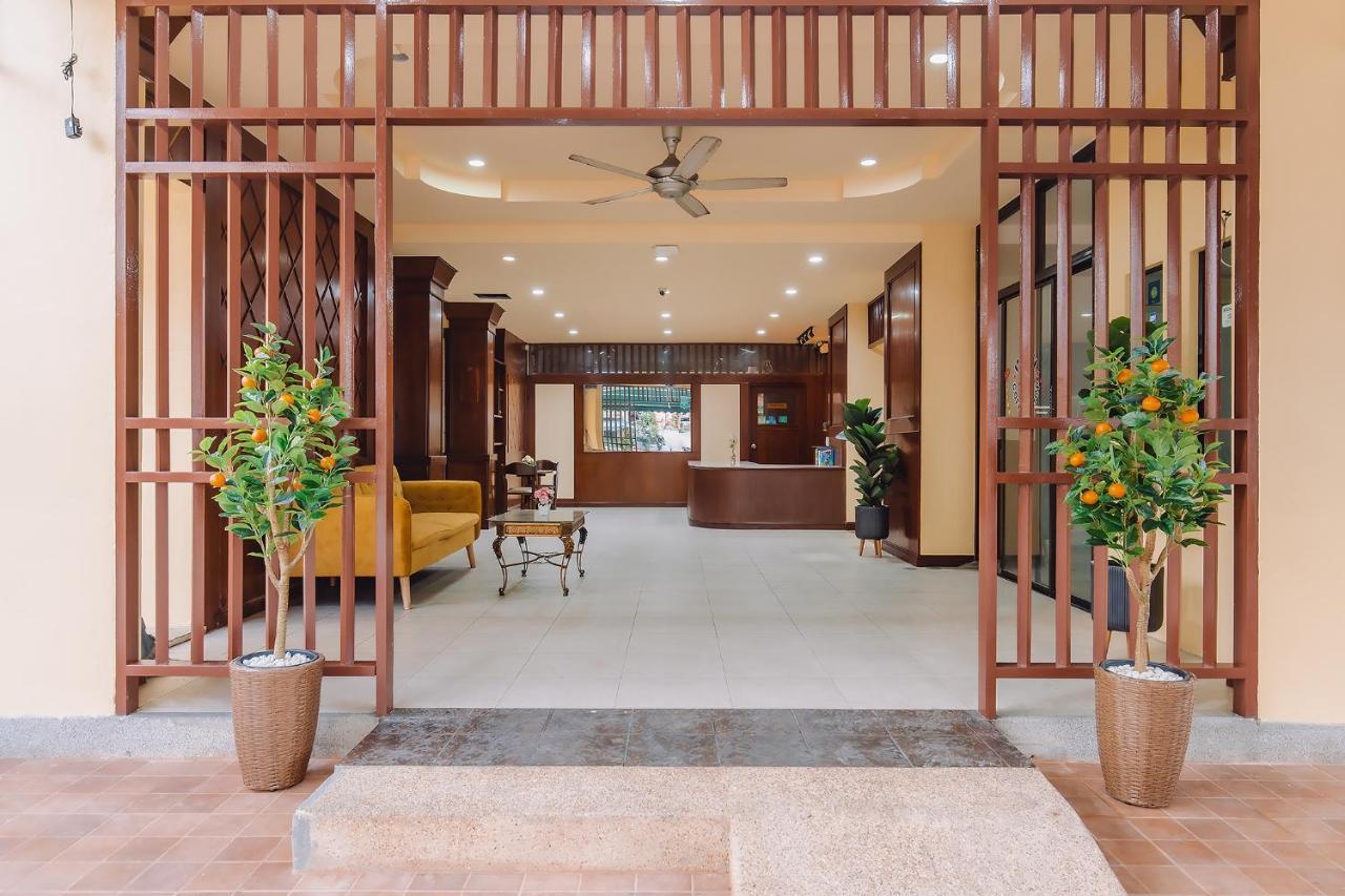 Bauman Ville Hotel Phuket Exterior foto