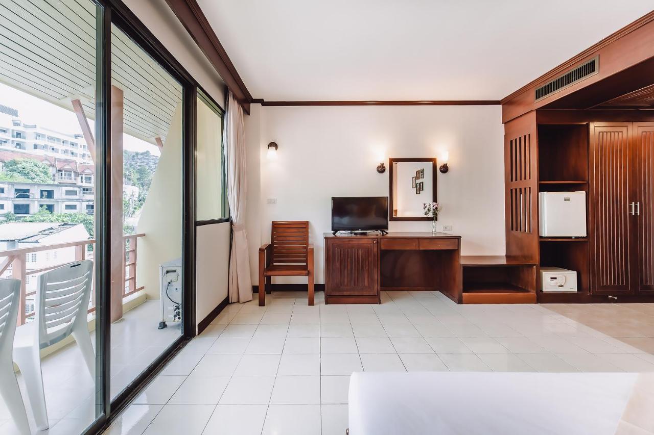 Bauman Ville Hotel Phuket Exterior foto