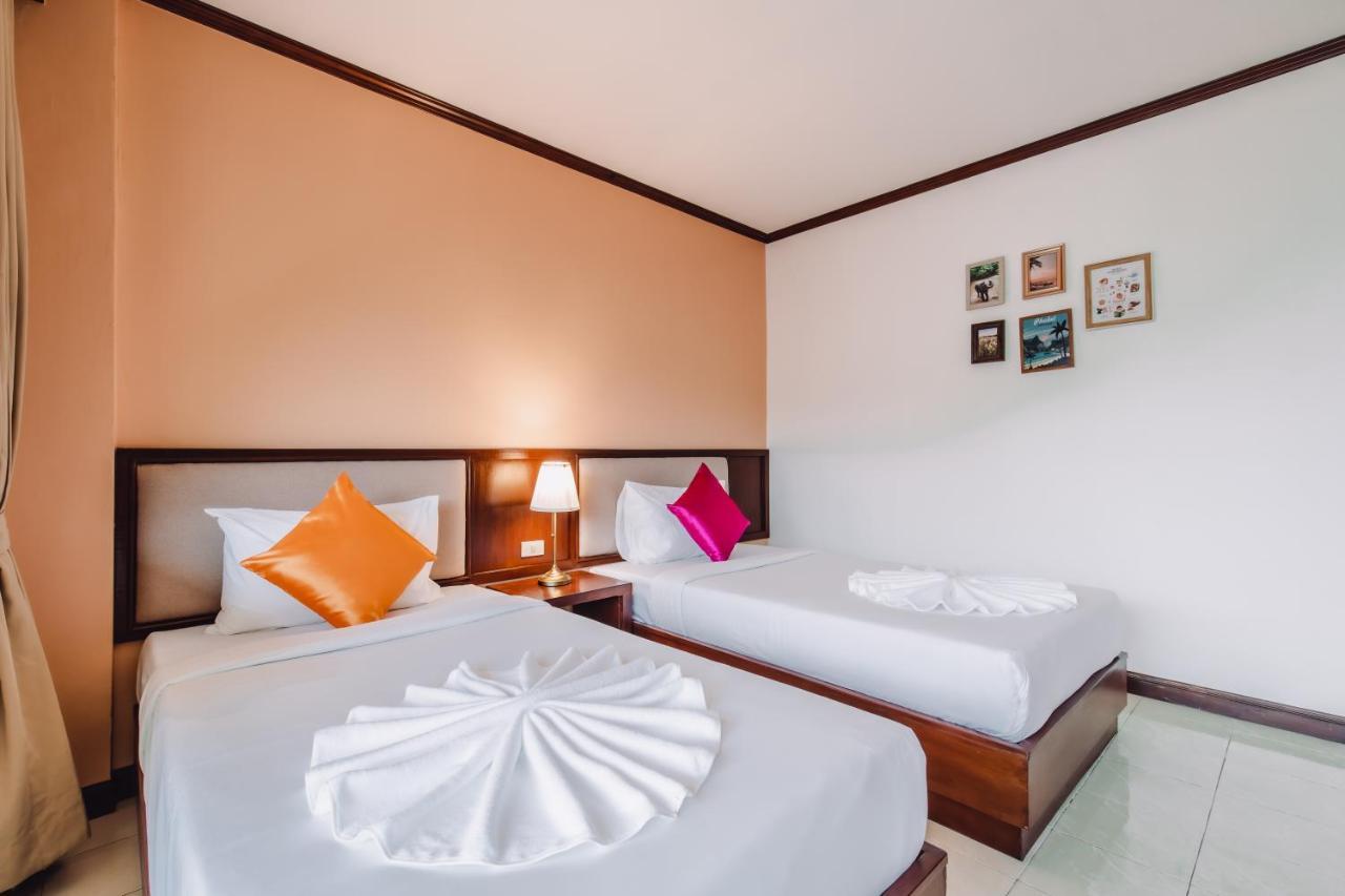 Bauman Ville Hotel Phuket Exterior foto
